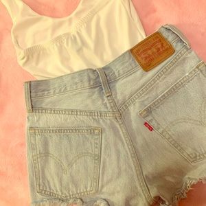 Levi’s Shorts W24 and white body suit